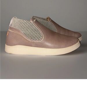 OluKai Noke Slip On Sneakers Taupe Leather Comfort Shoes Women’s